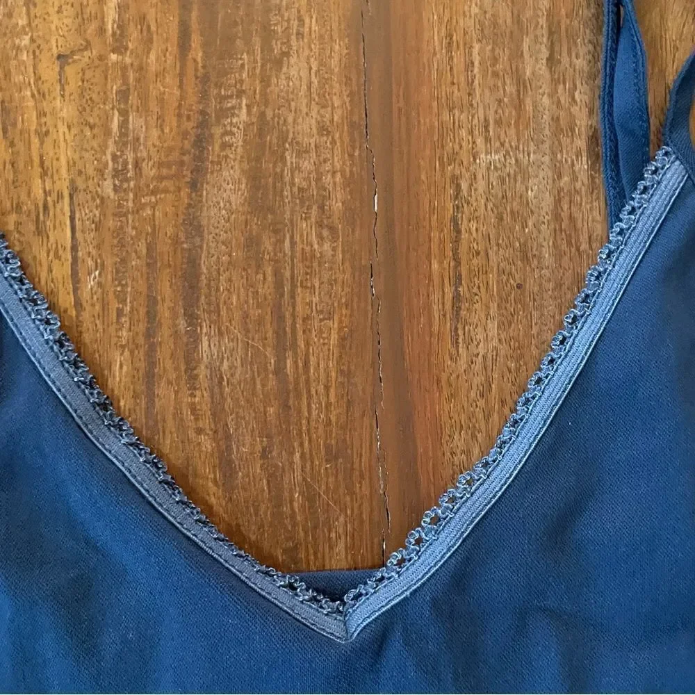 Oui Women’s Blue Tank Top/ Camisole V Neck Lace Sheer Back Size 6